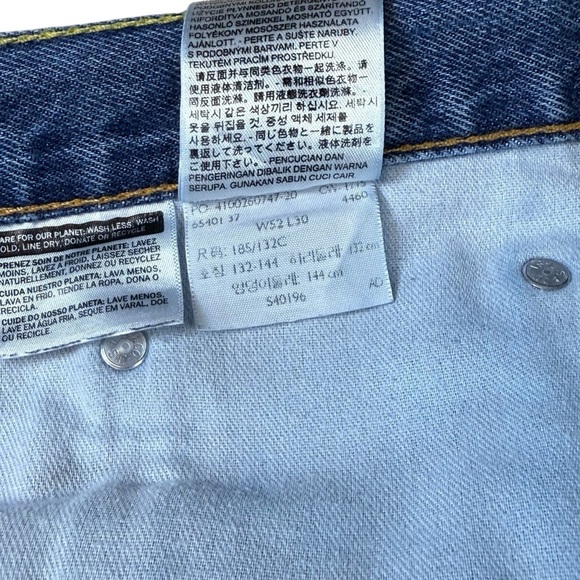 Levi's 550 Jeans Men's Size 52x32 Straight Leg Denim Blue Jeans - Picture 2 of 4